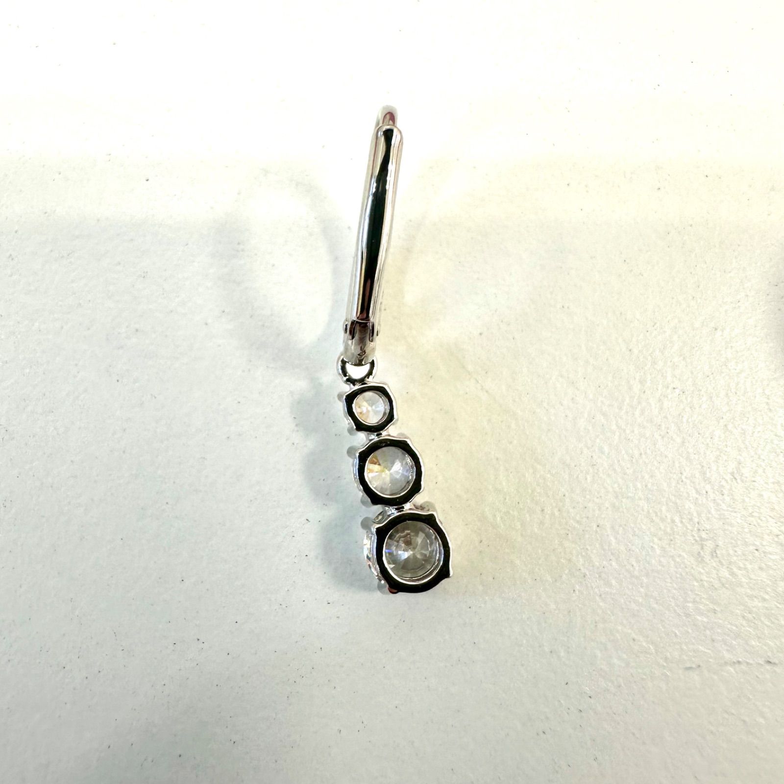 スワロフスキー【SWAROVSKI】Stilla Attract フープピアス