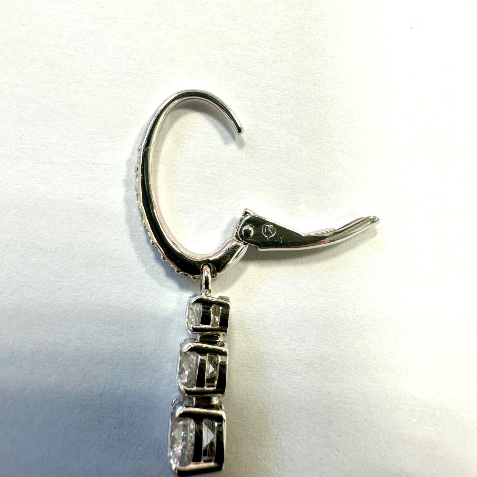 スワロフスキー【SWAROVSKI】Stilla Attract フープピアス