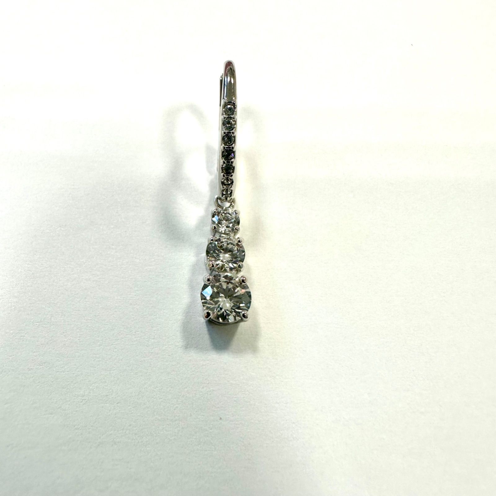 スワロフスキー【SWAROVSKI】Stilla Attract フープピアス