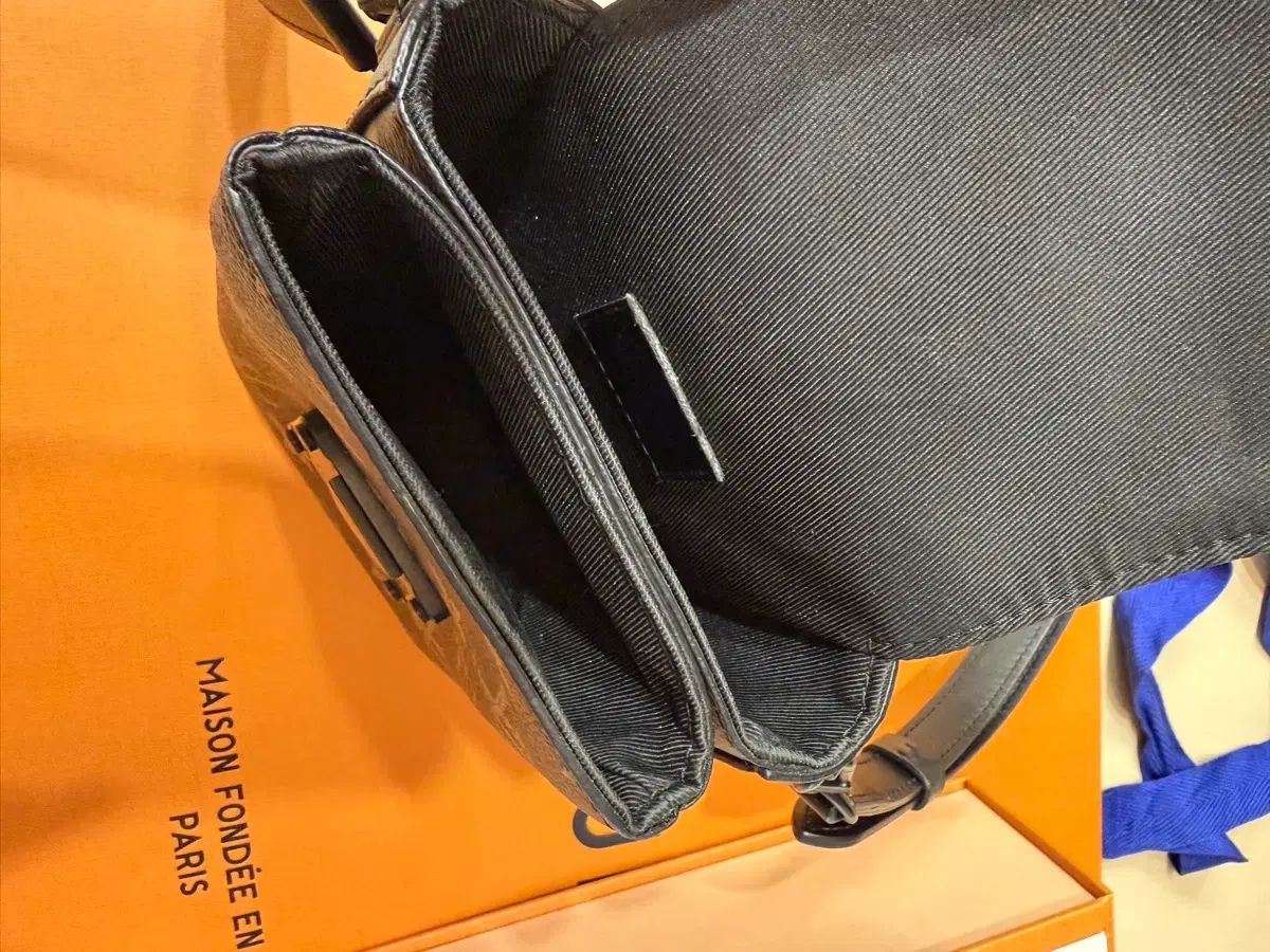 ウェアラブル クロスバッグ