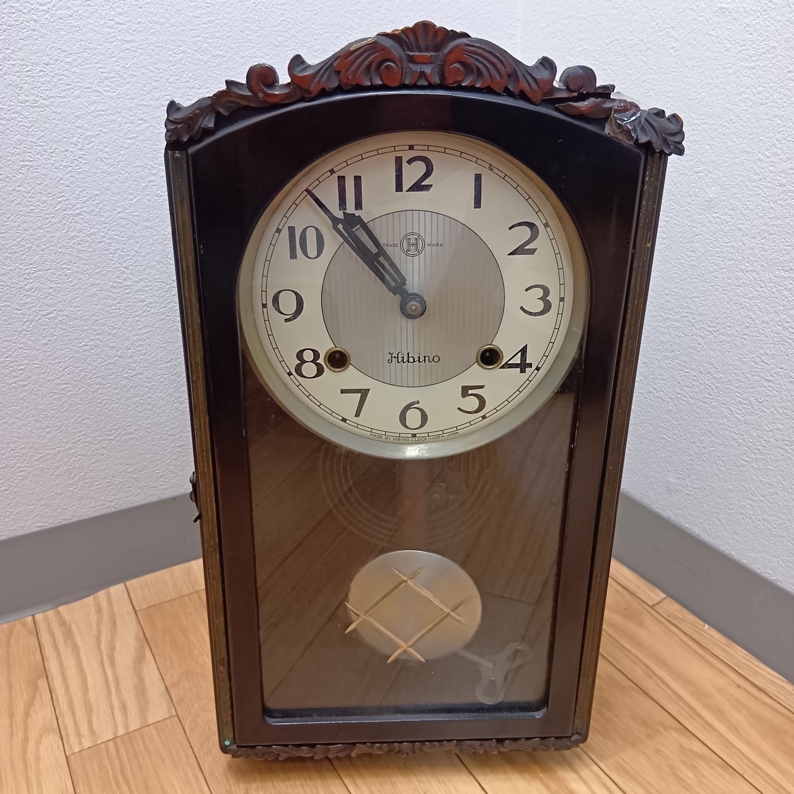 【ジャンク】掛け時計　ゼンマイ式　HIBINO 昭和レトロ ヒビノ時計 宮型 ゼンマイ式振り子時計 HIBINO 掛時計
