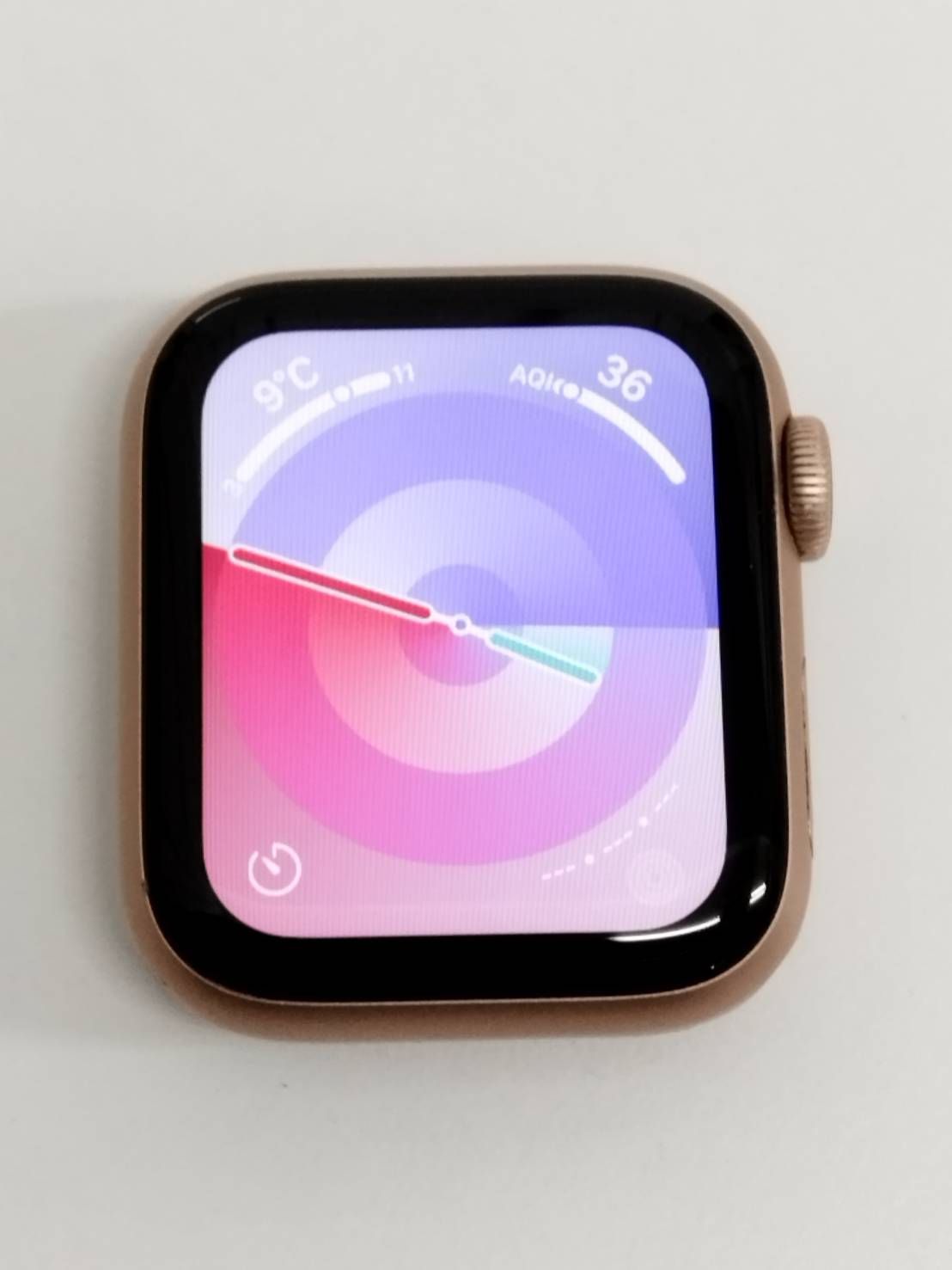 【新品，SALE】 Apple Watch Series 4/GPS/40mm/A1977/ゴールド〈MU692J/A〉 Apple Watch本体