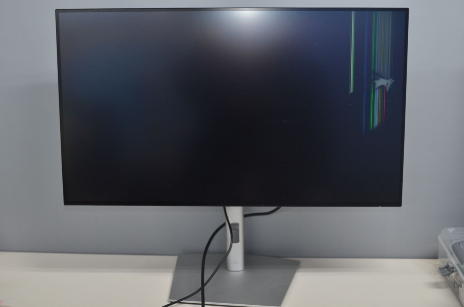 【画面傷あり】U3223QE 本体 ジャンク品 DELL U3223QE 31.5型ワイド液晶ディスプレイ 液晶割れ