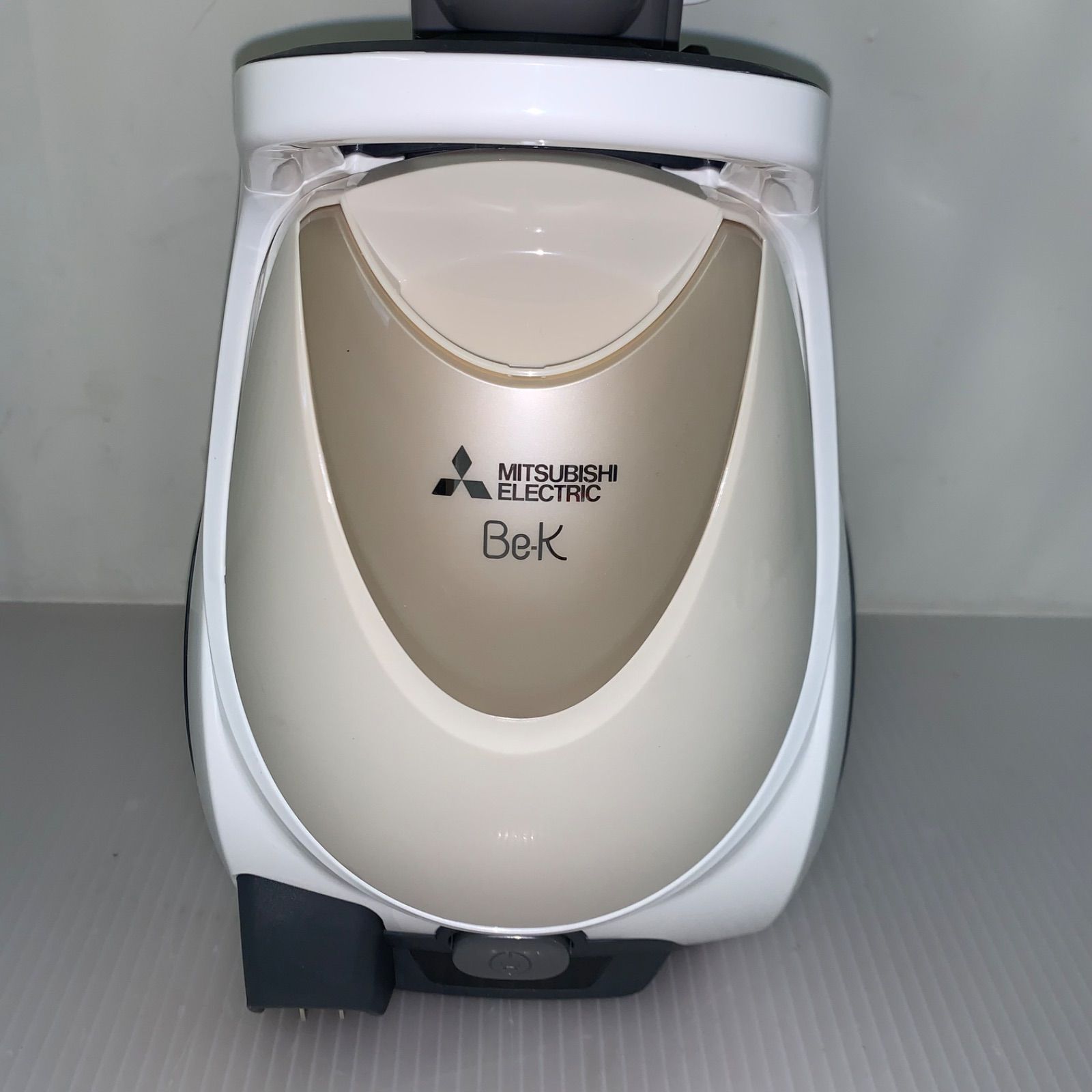 12r3. 美品 三菱 紙パック式掃除機 Be-K TC-FJ2CE3-N 2023年