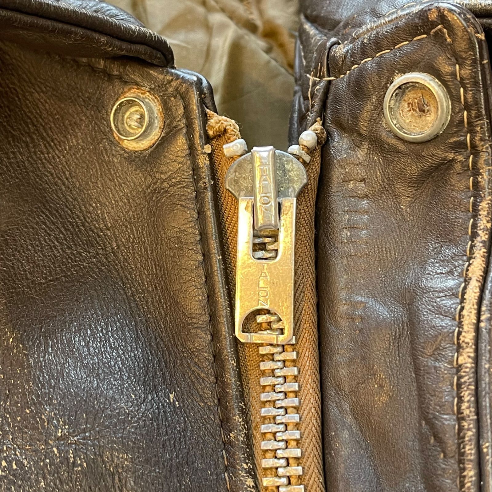 50s 60s ビンテージ A2 レザージャケット アルミTALON - メルカリ