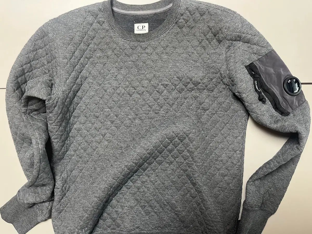 C.P. COMPANY シーピーカンパニー キルティング チャコール