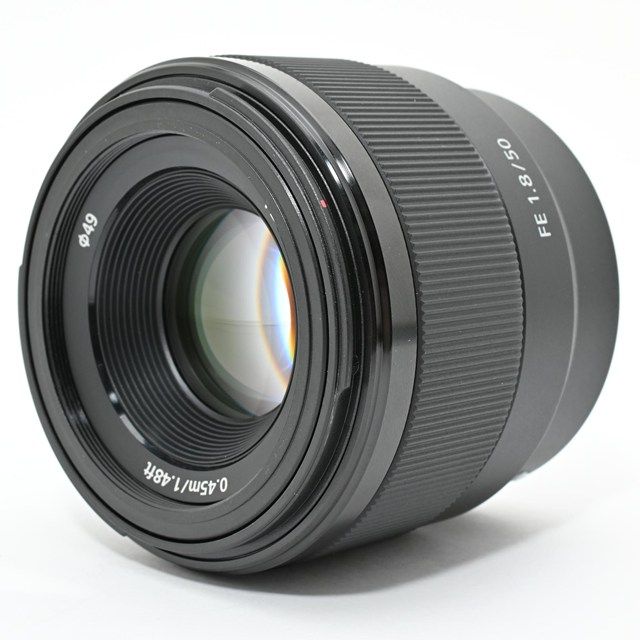 SONY FE 50 mm F 1 8 外観 上コンディション レンズ内クリアで光学良好 レンズフード＆ポーチ付属の使いやすいフルサイズ単焦点レンズ