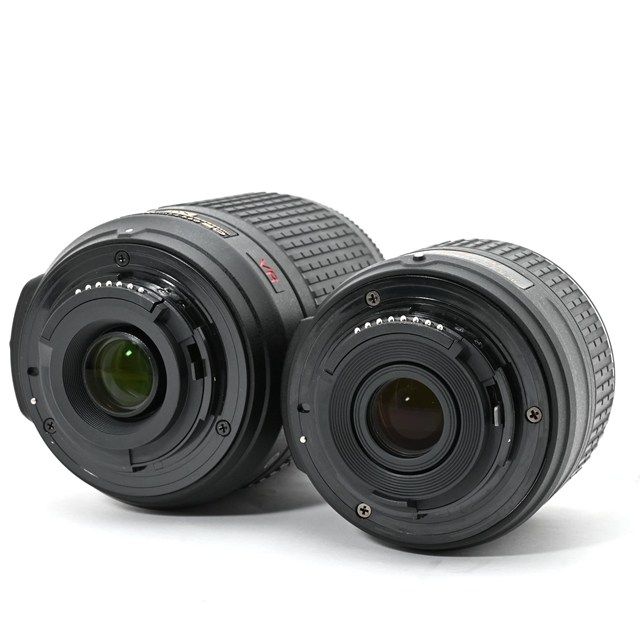 美品＞ Nikon D3300 ダブルズームキット｜シャッター数2170枚の極上