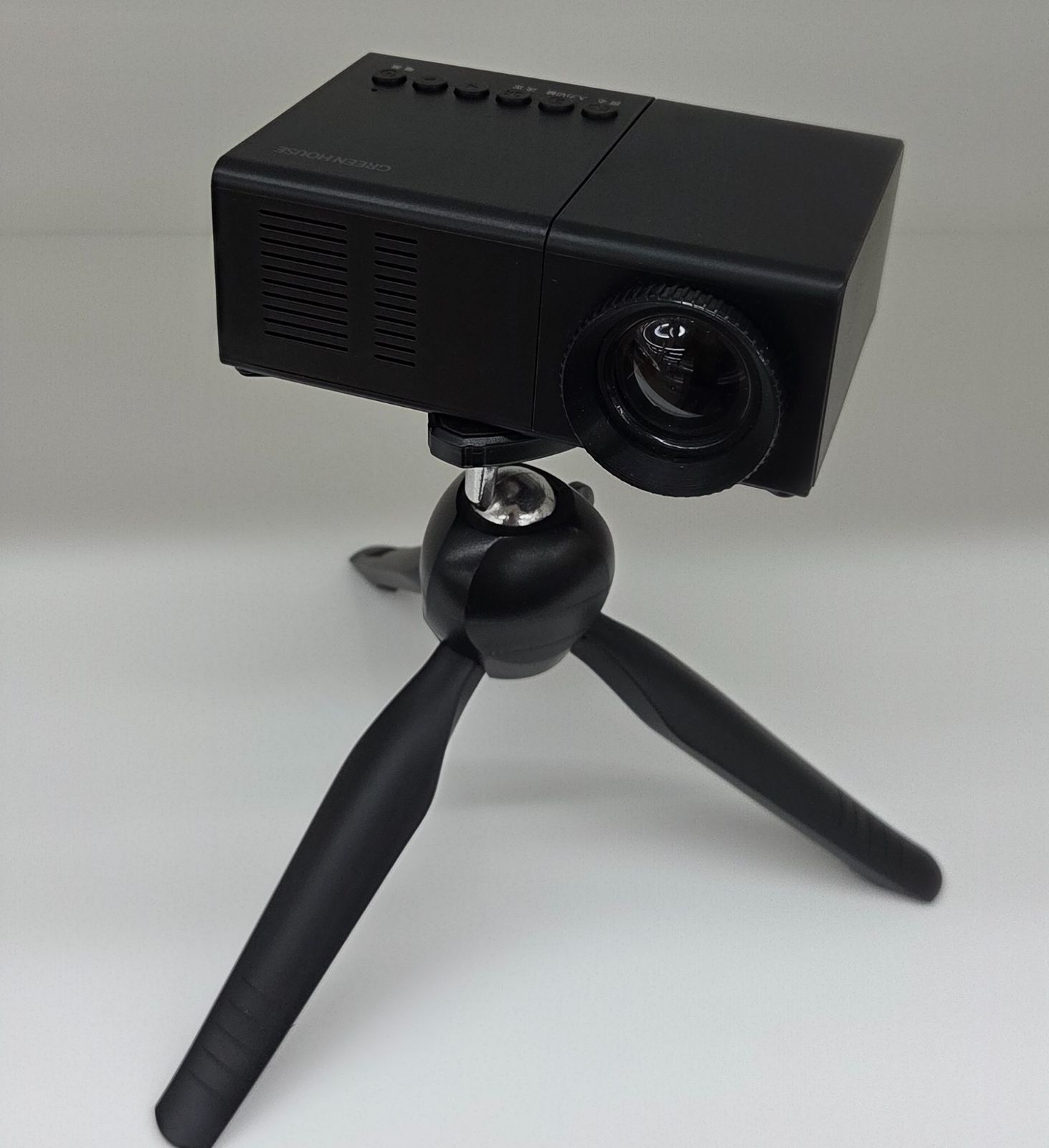 【美品】EPSON プロジェクター EB-1776W 使用頻度少 ランプ時間少 4513 ランプ時間(106H/10H) EPSON EB-1776W ELPAP07付 無線LAN接続可