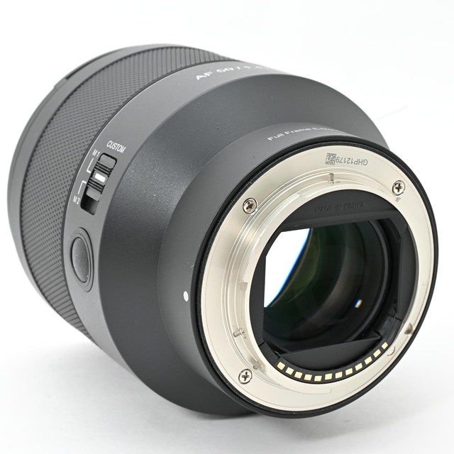 レンズ内 小チリあり