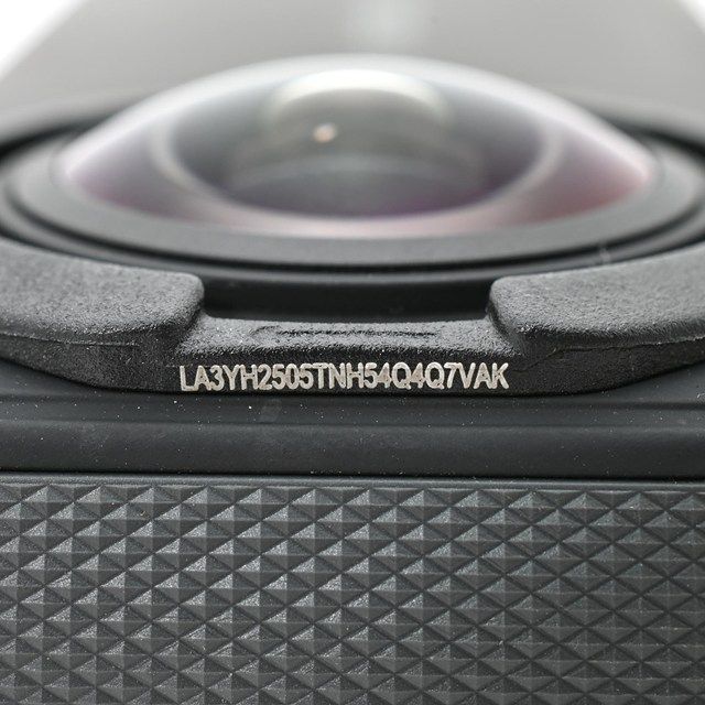 全体的に使用感ありの 360度アクションカメラ