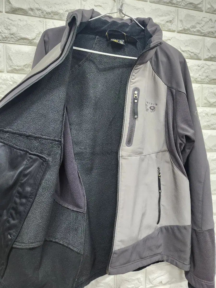 ジップアップアウター