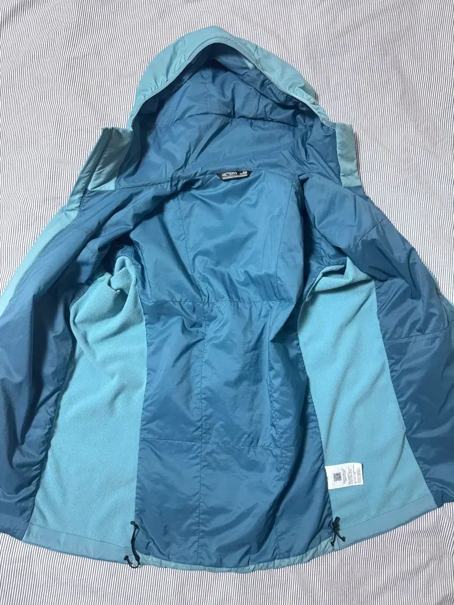 アークテリクス Atom