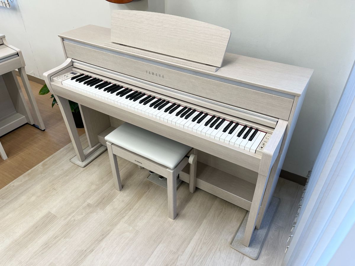 メンテナンス＆クリーニング済み ヤマハ CLP 675 WA ホワイトアッシュ調 2019年製 電子ピアノ 88鍵盤 木製鍵盤 YAMAHA Clavinova クラビノーバ 千葉 東京 神奈川 埼玉 愛知 電 の配送設置込