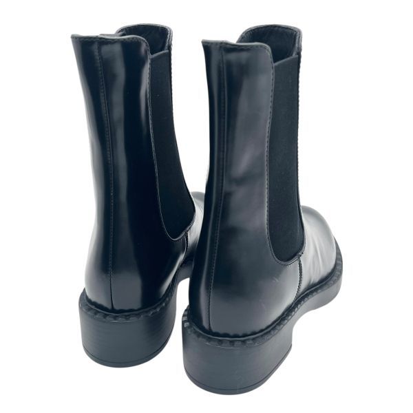 □ 未使用 プラダ PRADA チェルシーブーツ ブラッシュド レザー