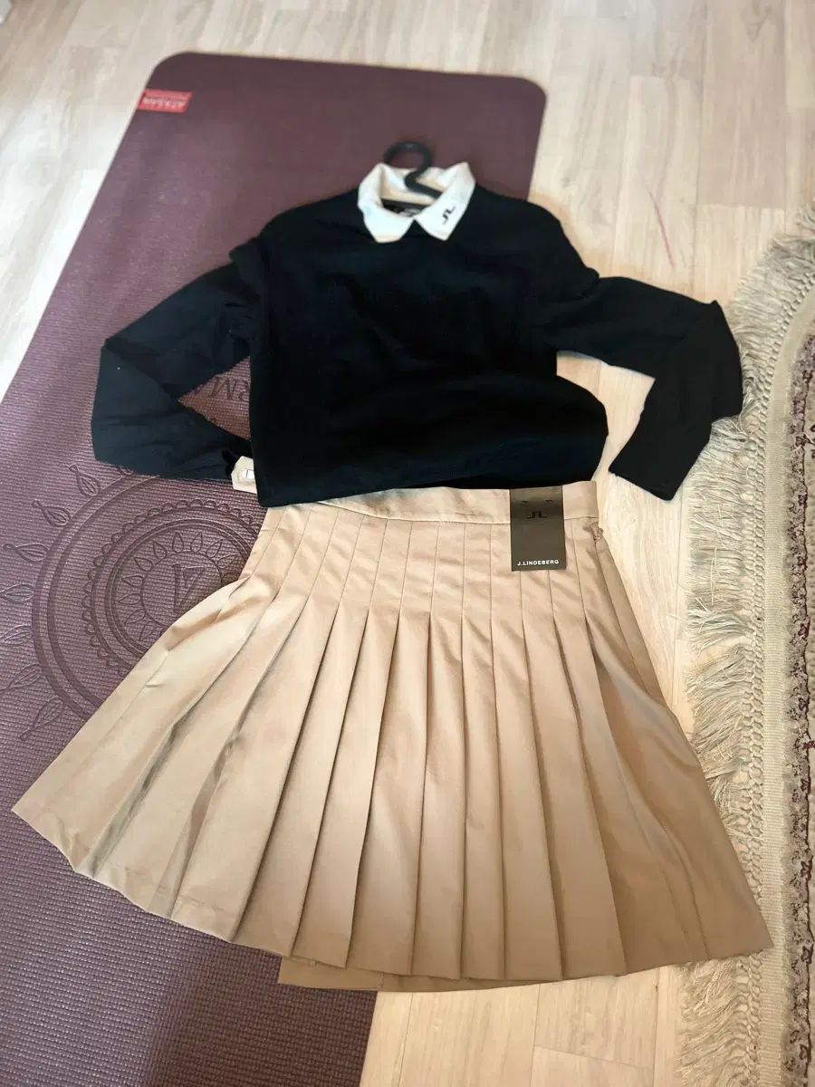 J LINDEBERG リンドバーグ ブラック 防風 ニット S ベージュ プリーツ スカート M