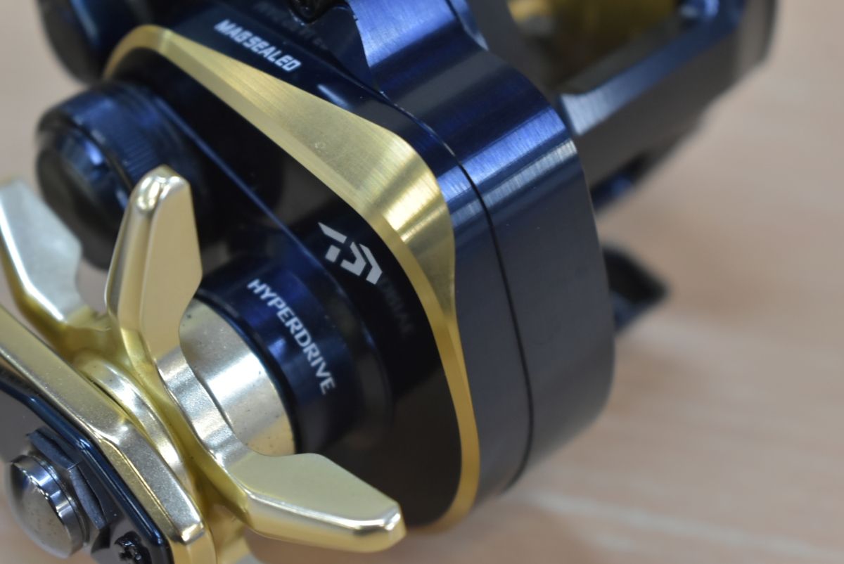  ダイワ 22 ソルティガ 15 H 左 DAIWA SALTIGA ベイトリール ベイト ジギング スロージギング ヒラマサ ブリ マグロ カツオ 等に ベイトリール(ルアー用) リール