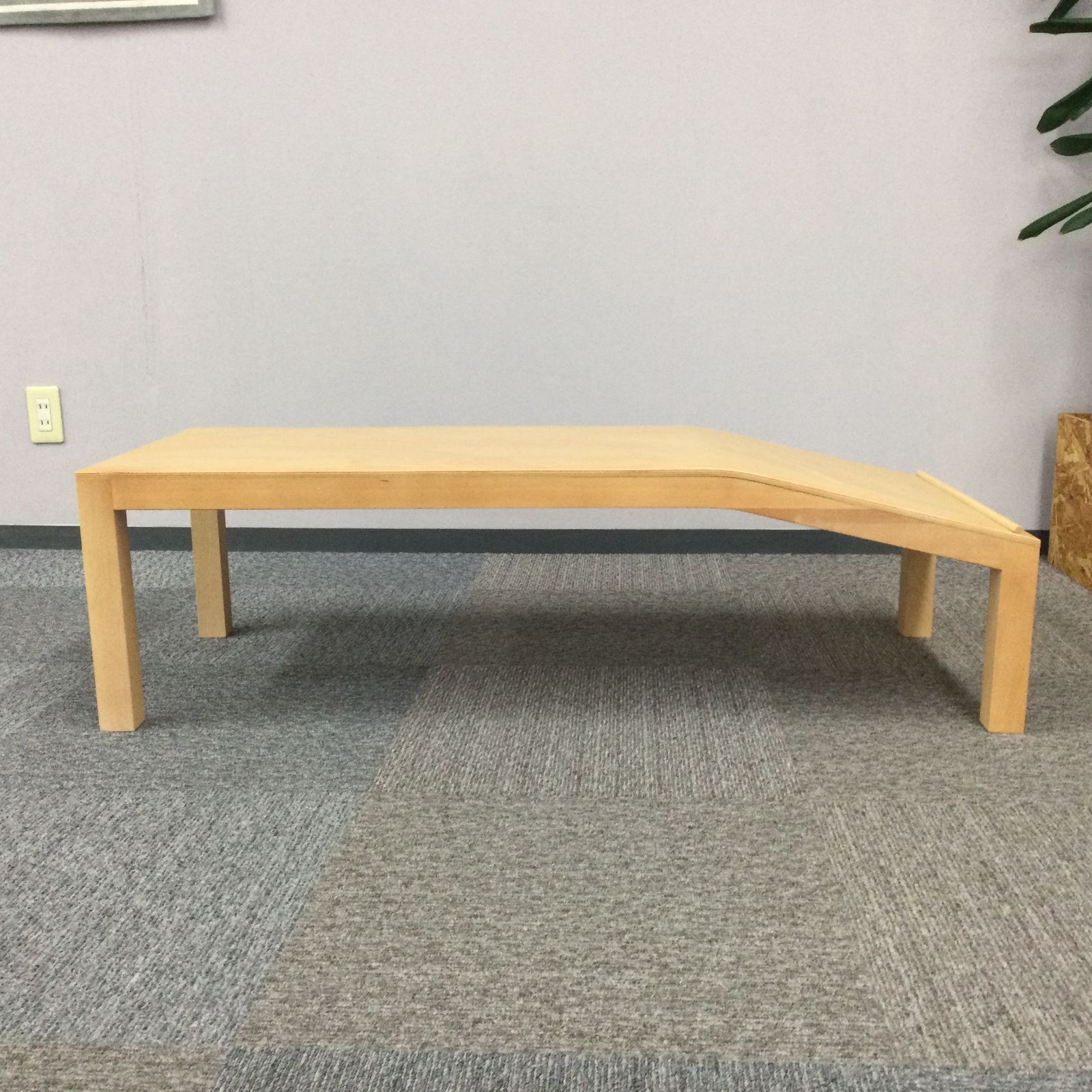  木製 ACTUS アクタス EHON ななめテーブル 引取 W 1200×D 500×H 345 mm 890 その他 ベビー用家具