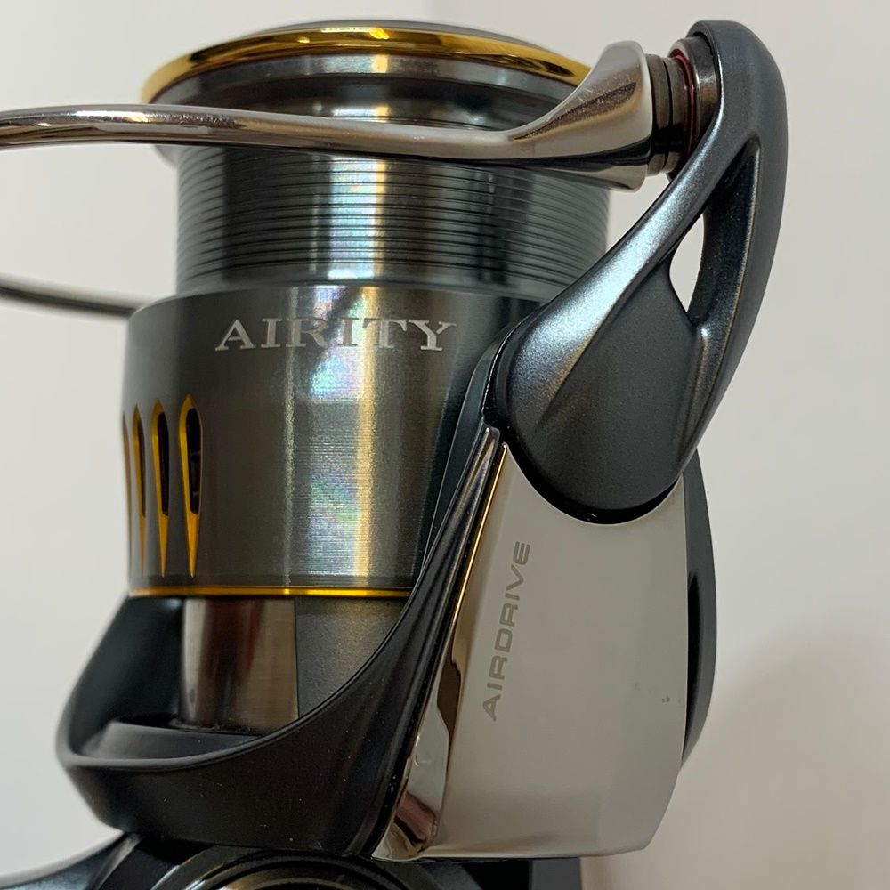 スピニングリール