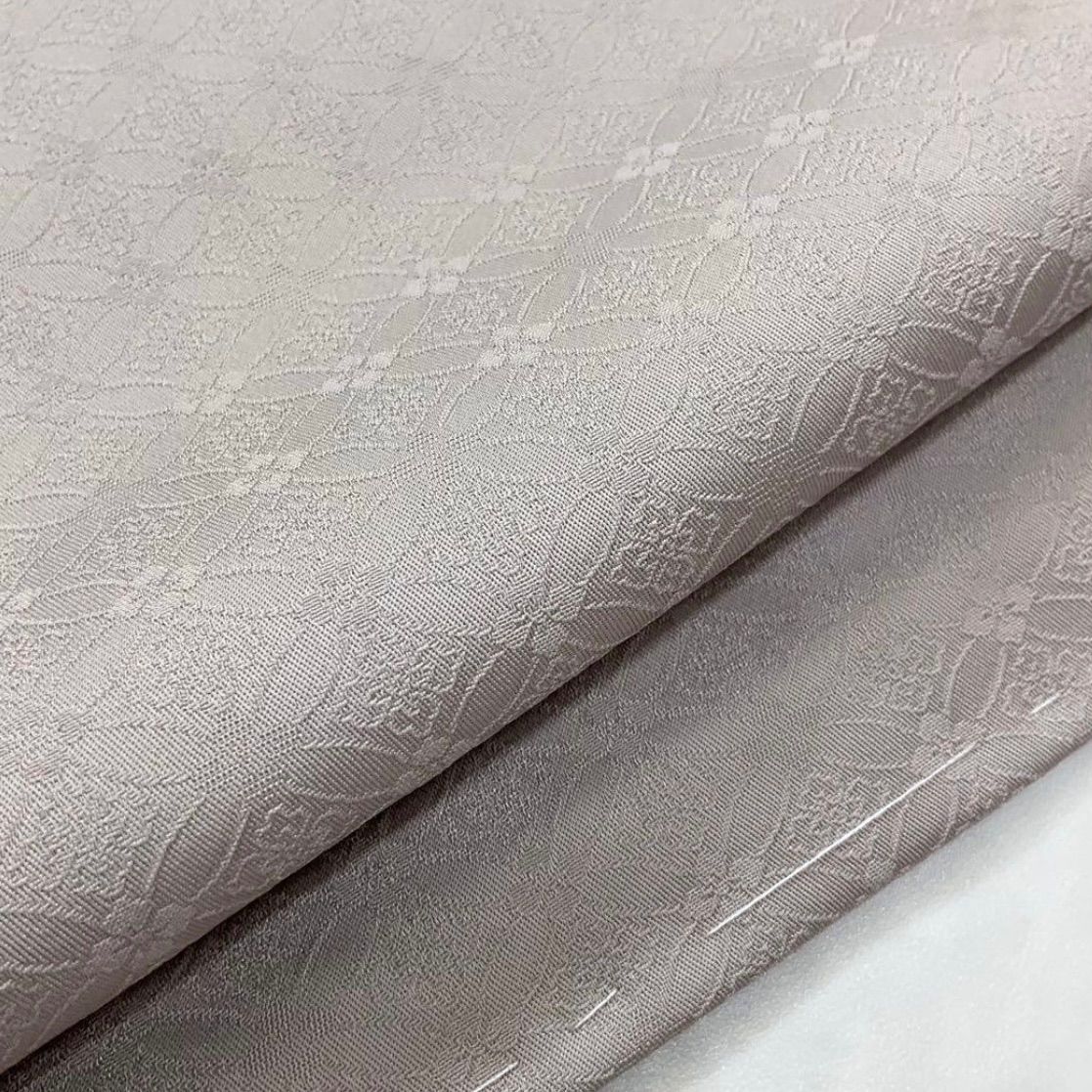 kimono one kimonoarisa 厳選 同然 地紋も素敵で な無地色着物 仕付け糸付き 広衿 裄長 ロング 裄67肩丈164.5