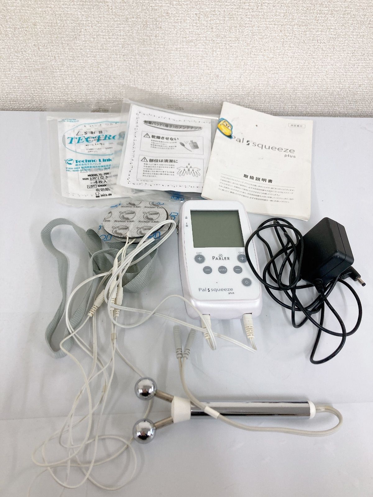☆2 Pal Squeeze Plus 家庭用EMS美容機器 ラ・パルレ 【美容品】【2