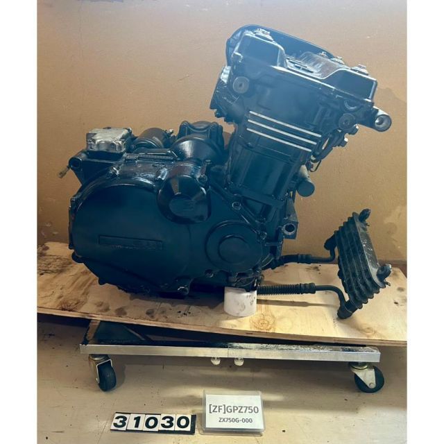 ん ZF 31030]カワサキ KAWASAKI GPZ750 ZX750G-000 エンジン本体 ZX750GE