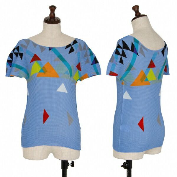 イッセイミヤケ ミーISSEY MIYAKE me トライアングルプリントストレッチプリーツTシャツ 水色F
