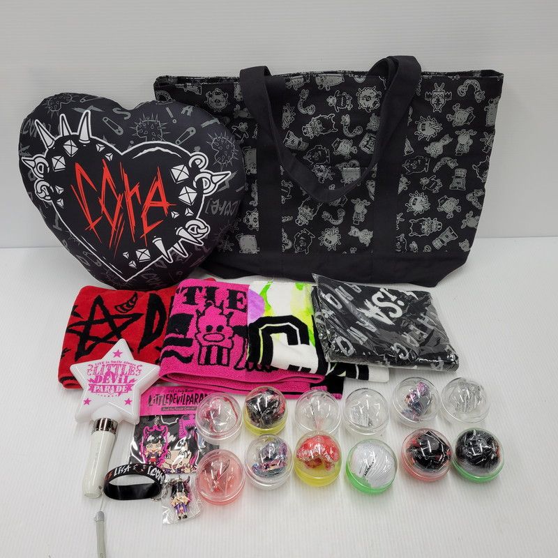 現状渡し品】 Lisa グッズ まとめ ペンライト キーホルダー 【087