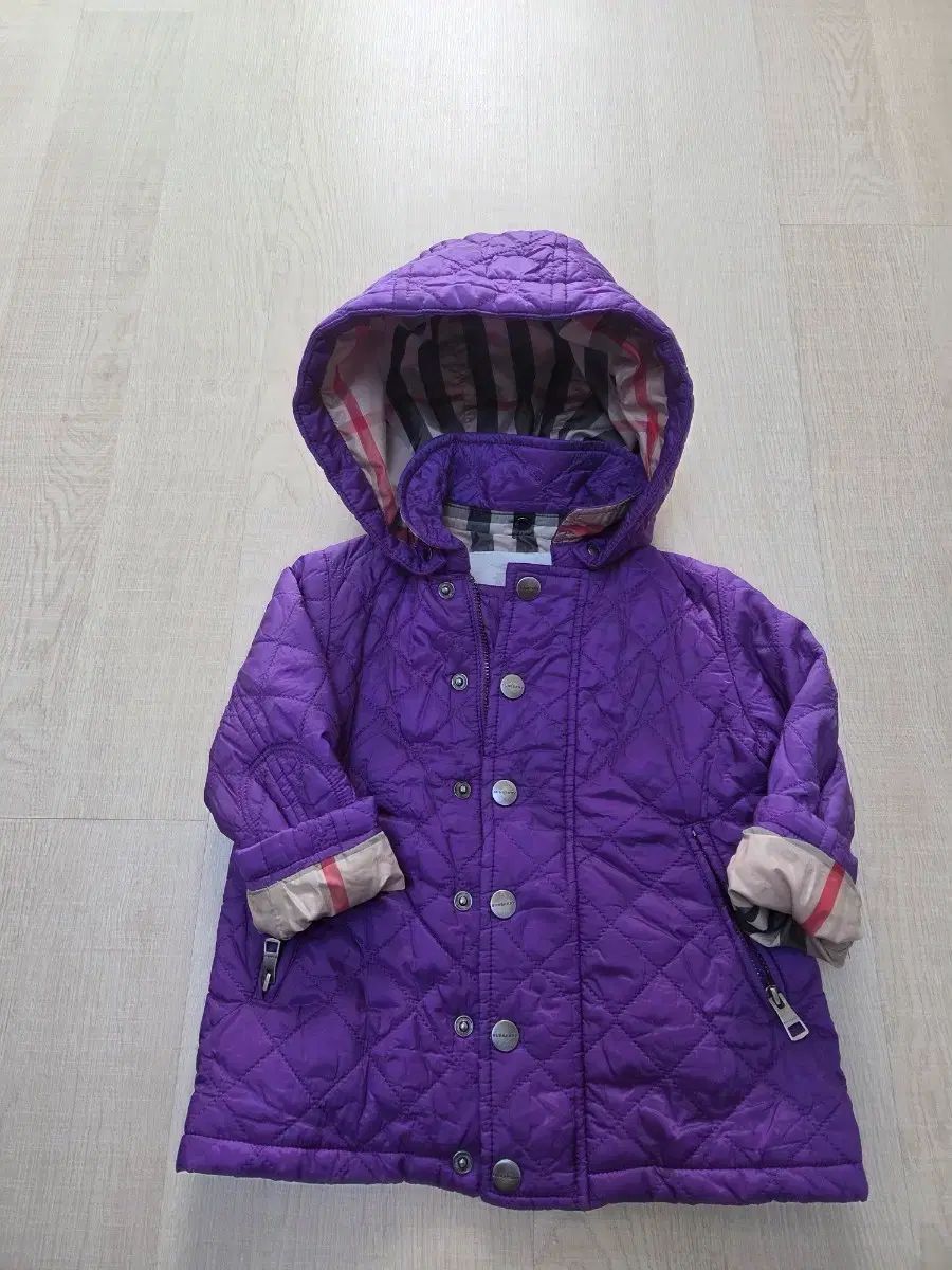 バーバリー　キッズ　８Ｙ　128 キルティング　ジャケット Burberry Children キルティングジャケット 8y 128cm Burberry