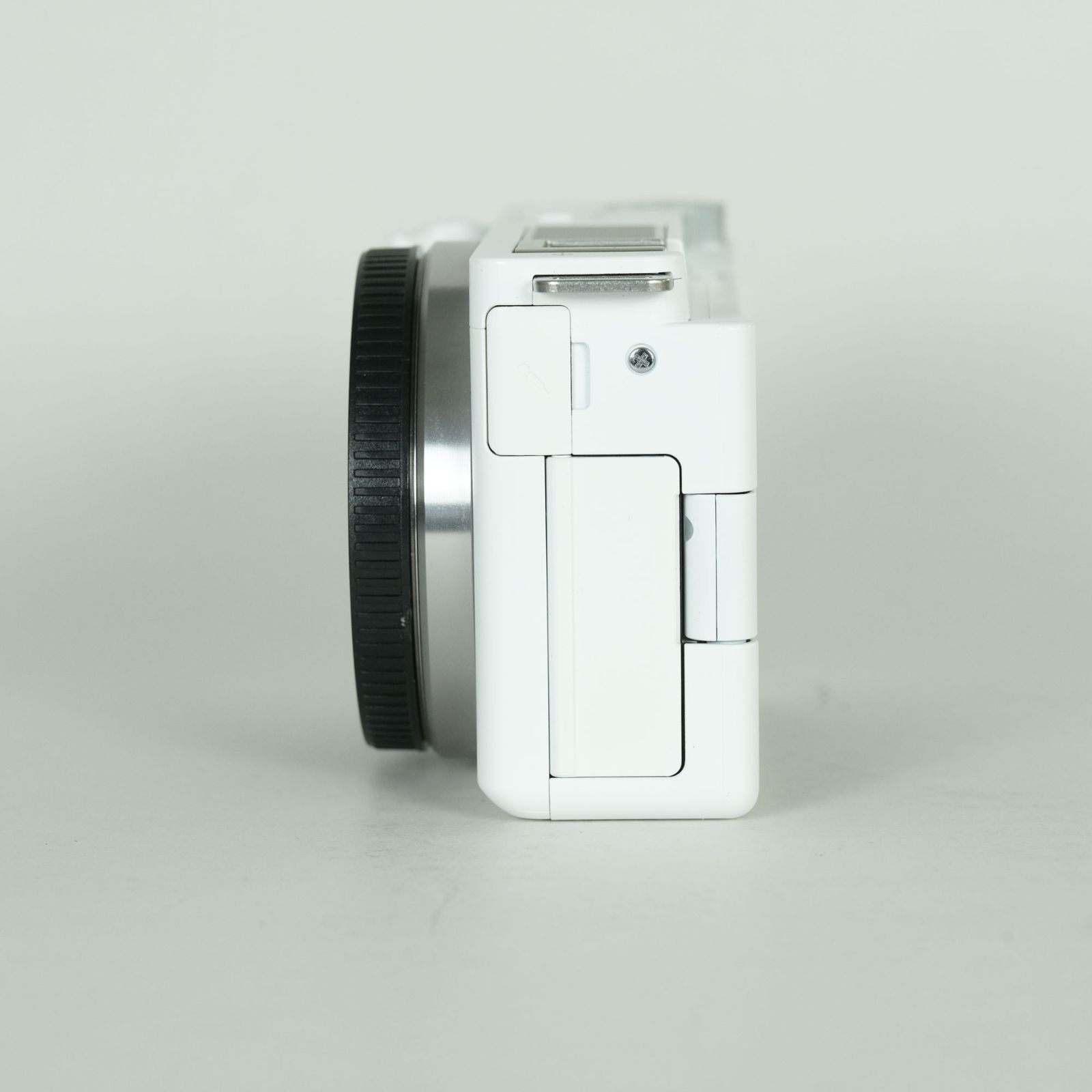 美品] SONY VLOGCAM ZV-E10 [ボディ ホワイト] | SONY Eマウント