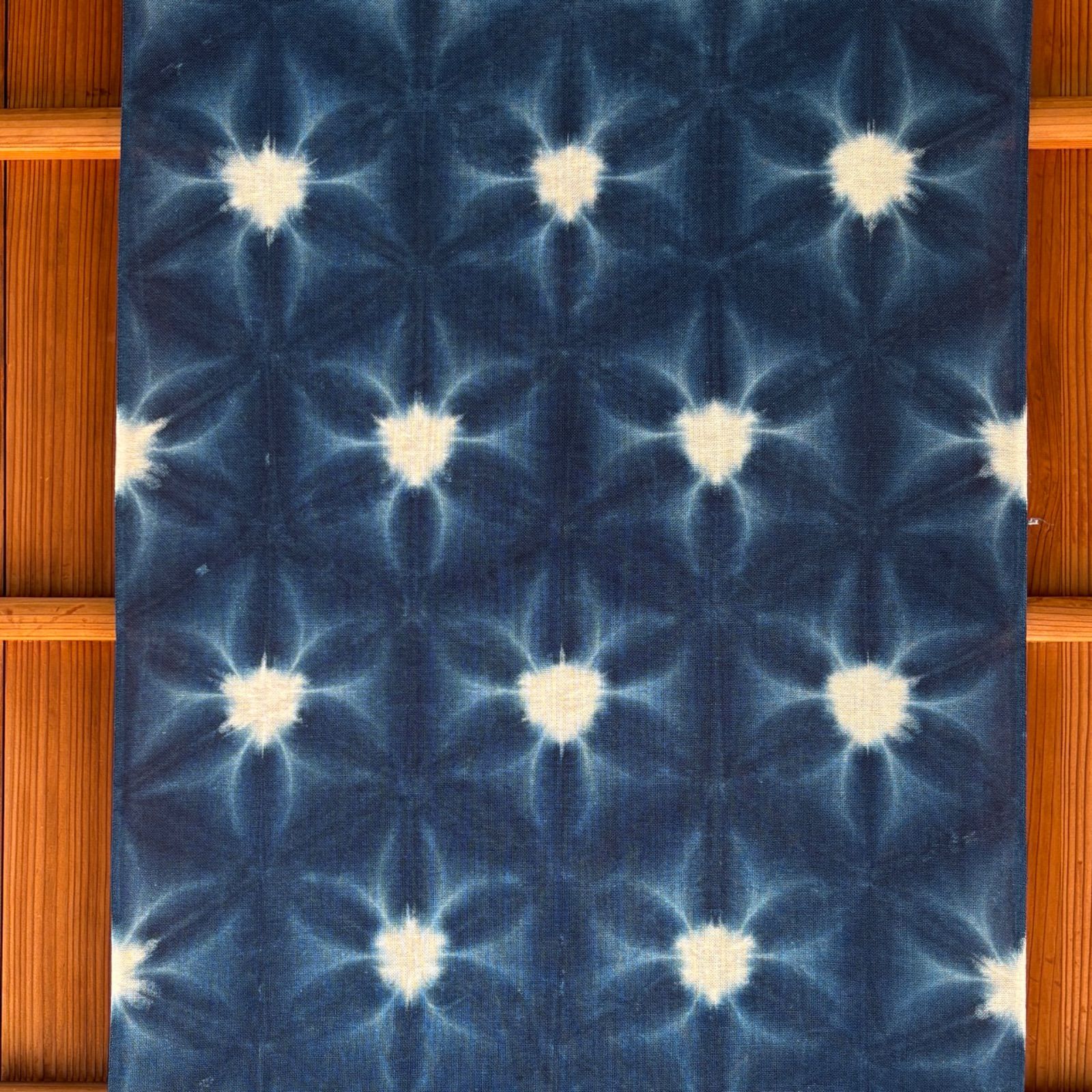 s74 【sato】【濃染加工】 藍染 手ぬぐい 六つ畳み シンプルかつ柄が