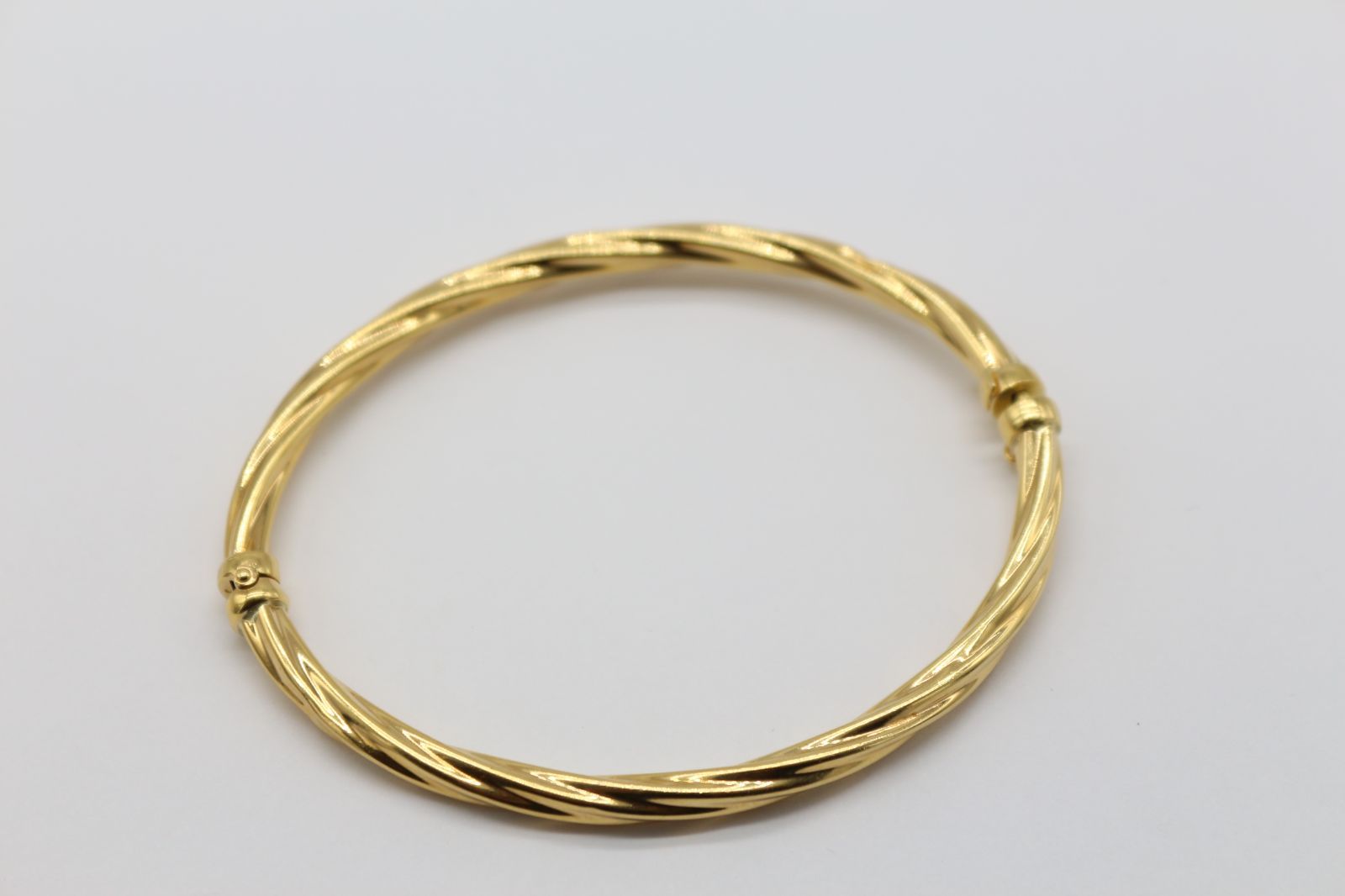 750 ウノアエレ バングル 中空 k 18 UNOAERRE