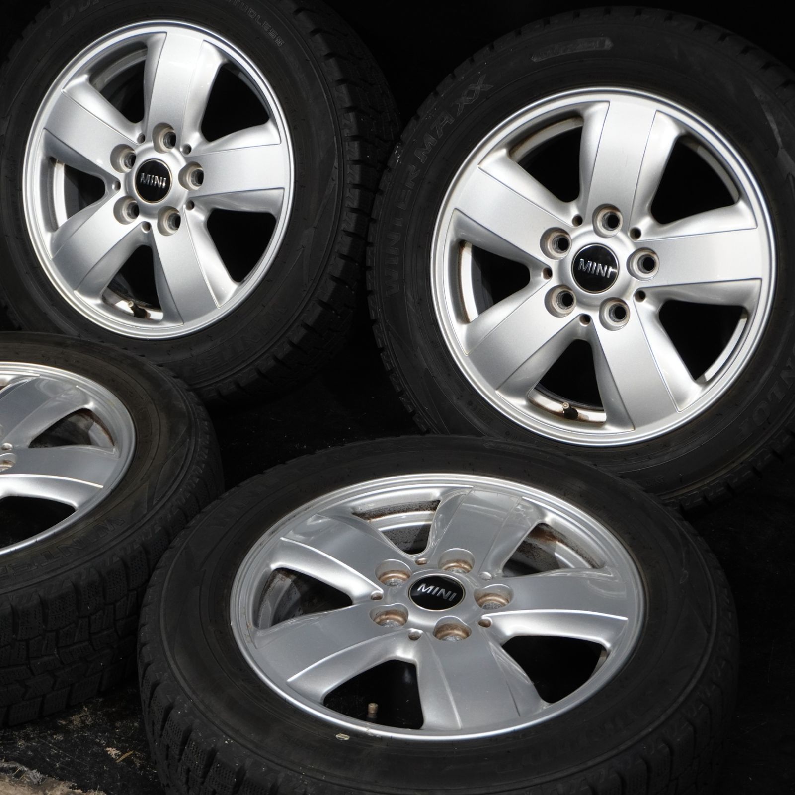 売り切り ダンロップ WINTER MAXX WM 02 MINI クーパー 175 65 R 15 5 J 46 112 H 4本 スタッドレス