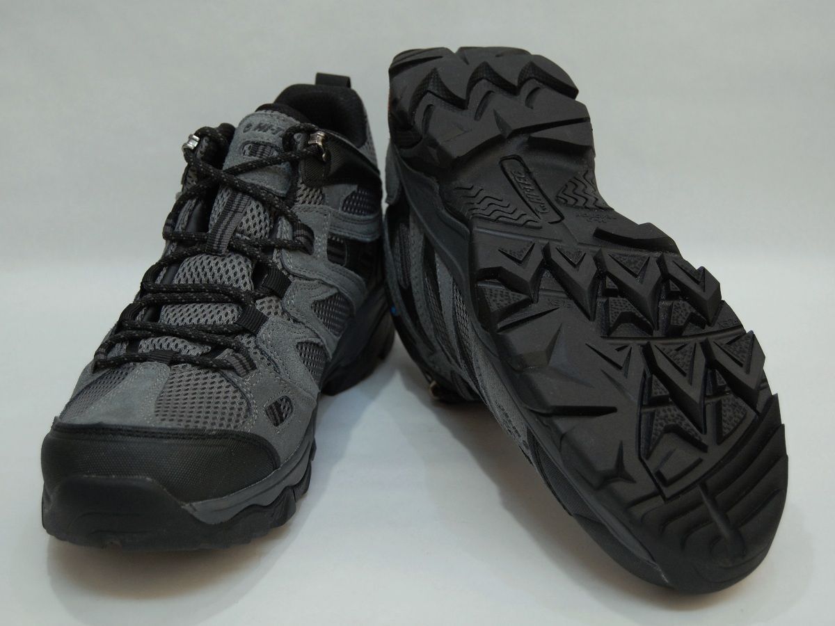  HI-TEC Ravus Mid WP Dark Grey ハイテック ラブアス ミッド ウォータープルーフ グレー 防水 雨の日 長靴 ハイキング ブーツ シューズ メンズ イギリス UK 海外 ヘッドライト 登山靴 トレッキングシューズ アウトドアシューズ