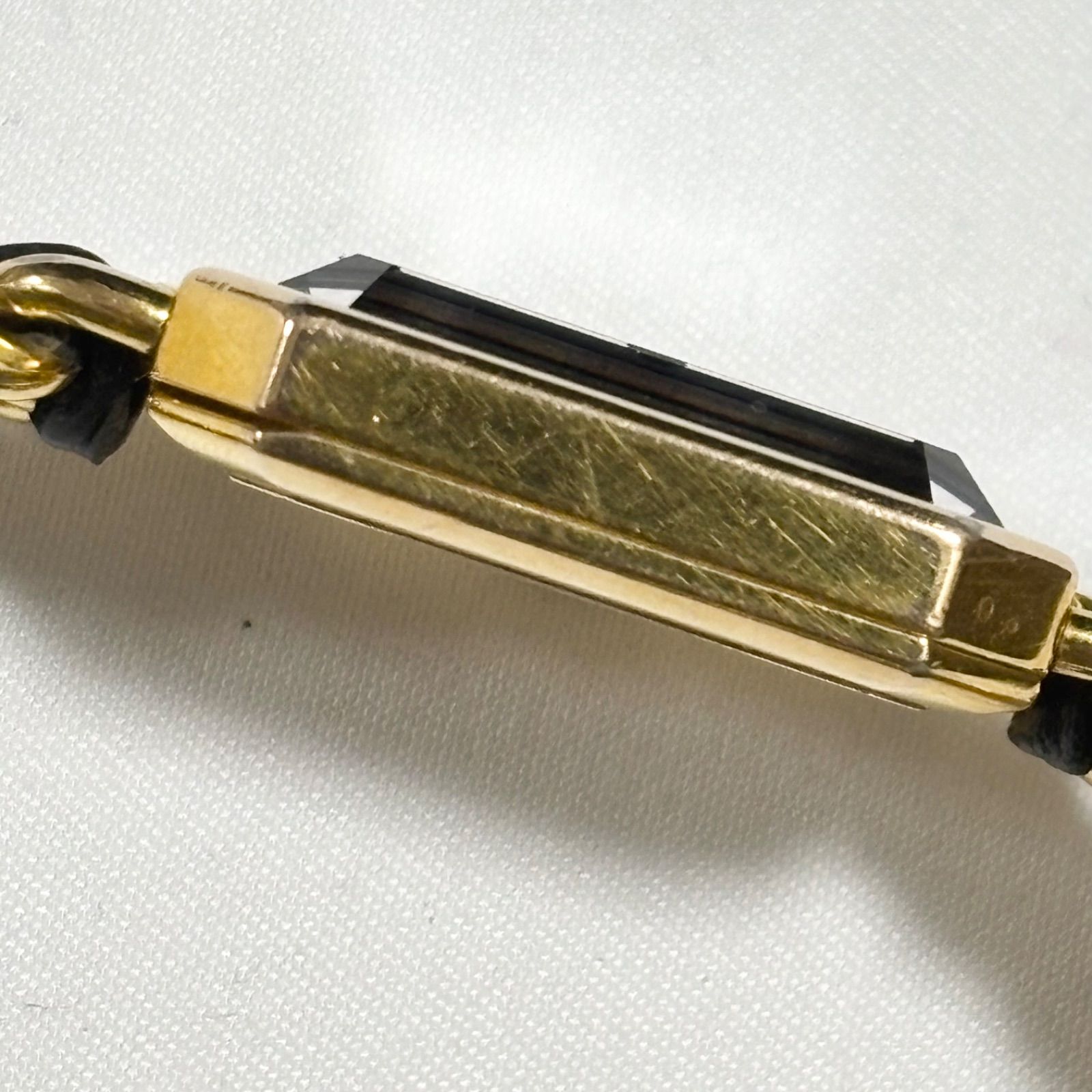 クォーツ腕時計 ブラック×ゴールド