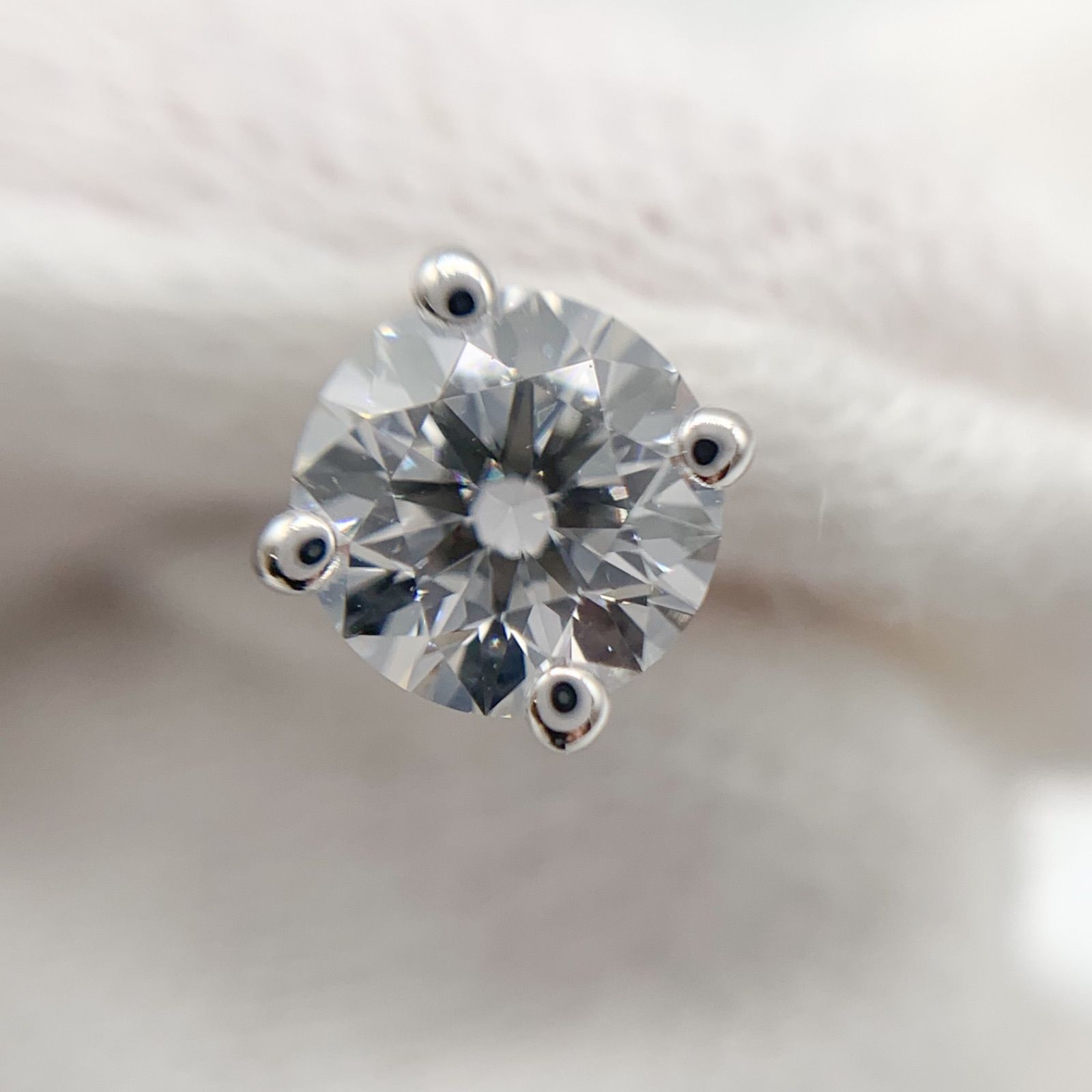 グラフ GRAFF スタッド ピアス片耳 Au 750 ダイヤ0.70 ct EVS 2 ホワイトゴールド