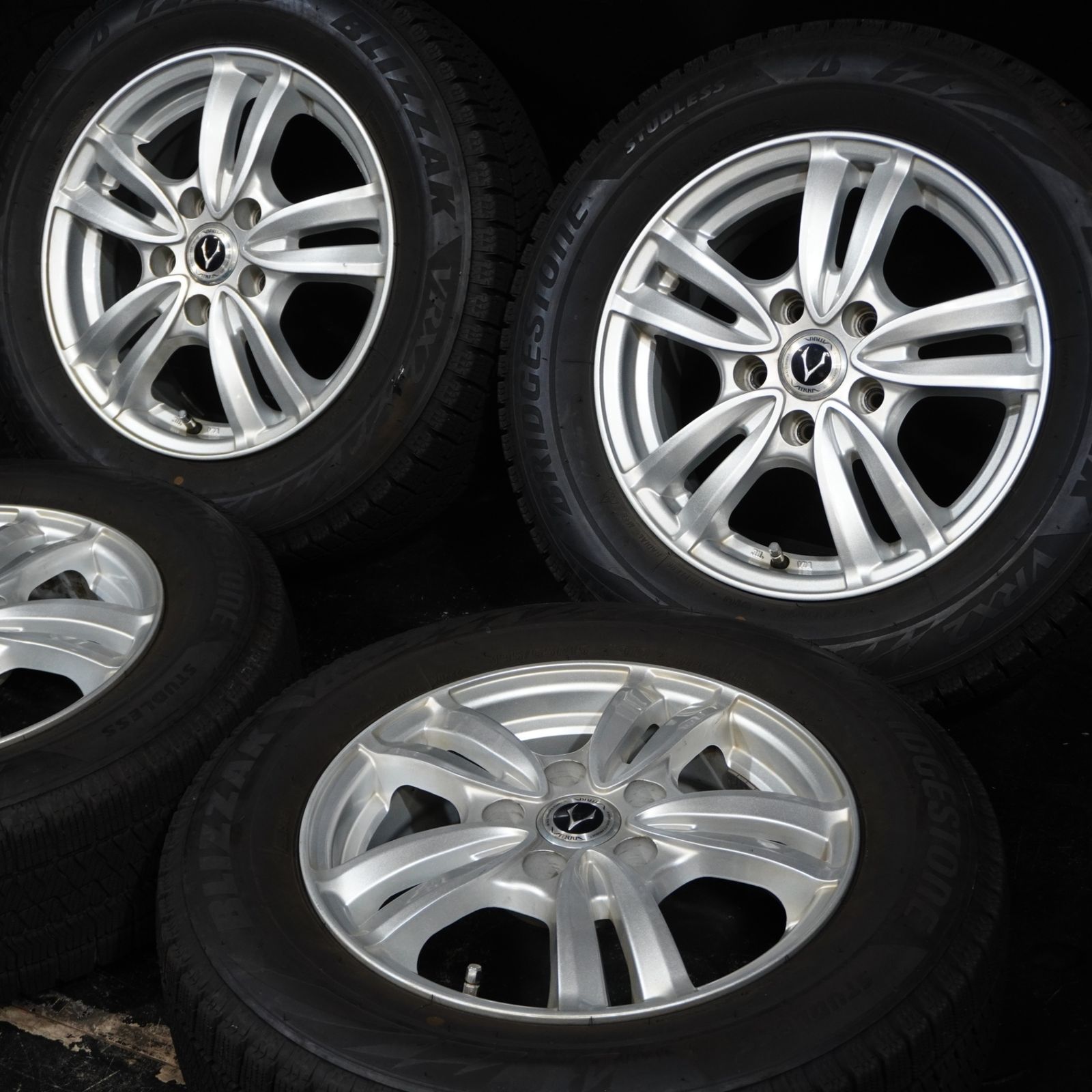バリ山 ブリヂストン BLIZZAK VRX 2 バトラ 195 65 R 15 6 J 43 114 3 5 H 4本 スタッドレス ノア ヴォクシー ステップワゴン等