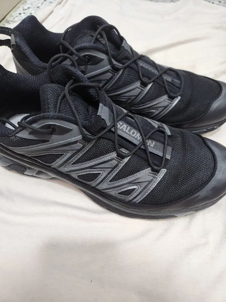 SALOMON サロモン