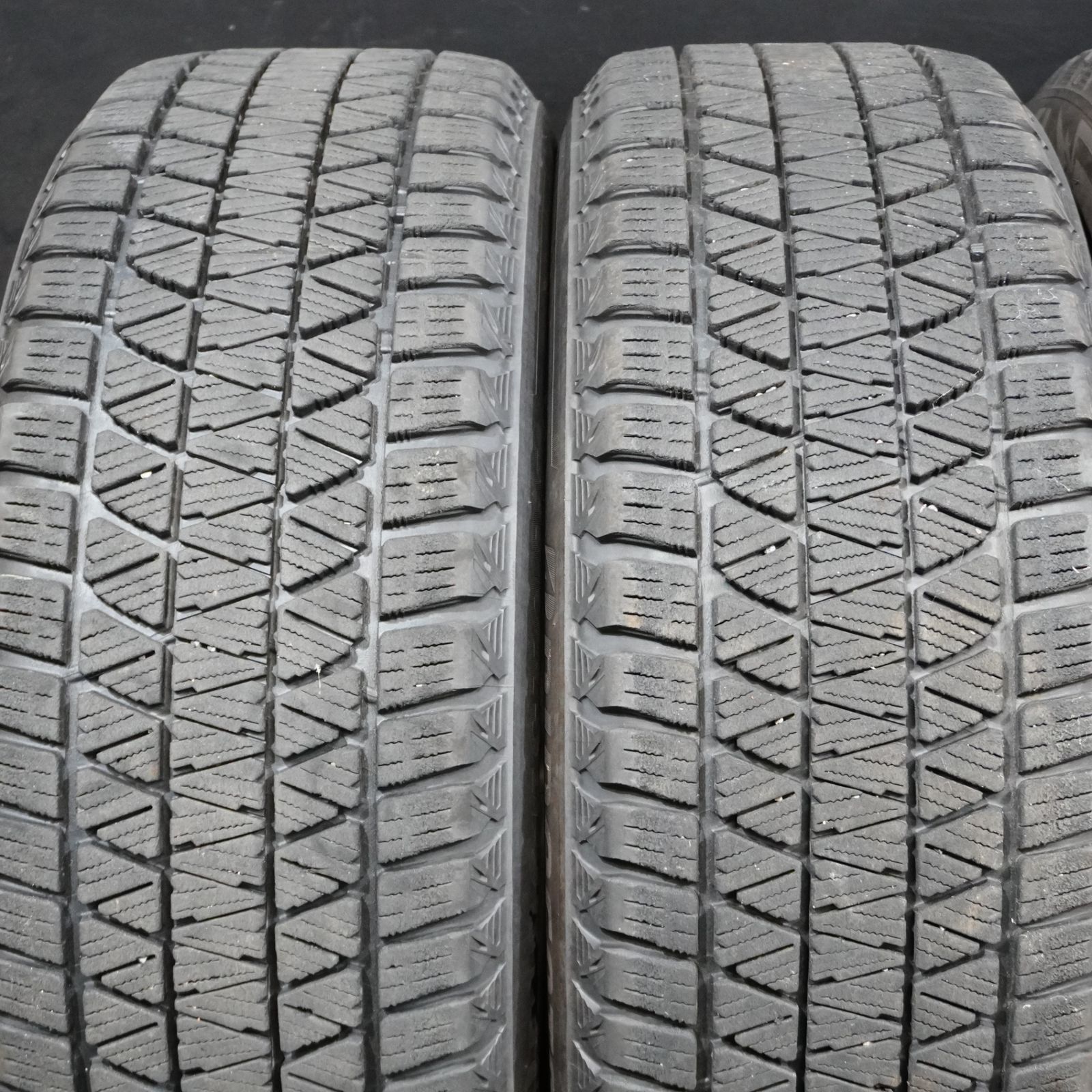  22年製 ブリヂストン BLIZZAK DM V 3 225 55 R 18 7 5 J 53 100 H 4本 スタッドレス XV フォレスター レガシィアウトバック等 18インチ タイヤ ホイールセット