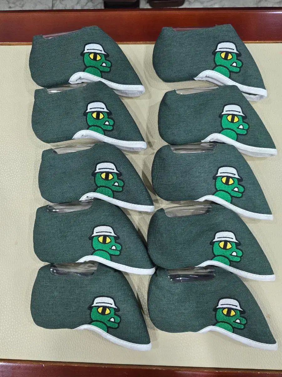 カカオフレンズ アイアンカバー