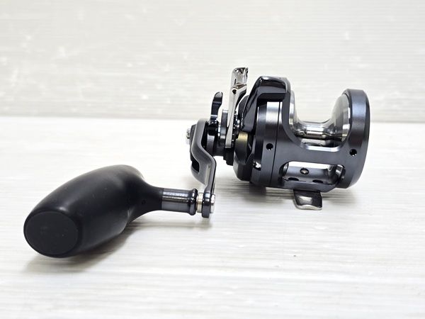  品 シマノ SHIMANO ベイトリール 19 オシアジガー Fカスタム 左巻き 〇YR 19631〇 水温計 ベイトリール(ルアー用) リール