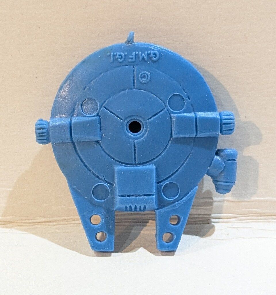 マルカ スターウォーズ連続当てミニサイズ消しゴム ミレニアム ファルコン 別造形 初期型