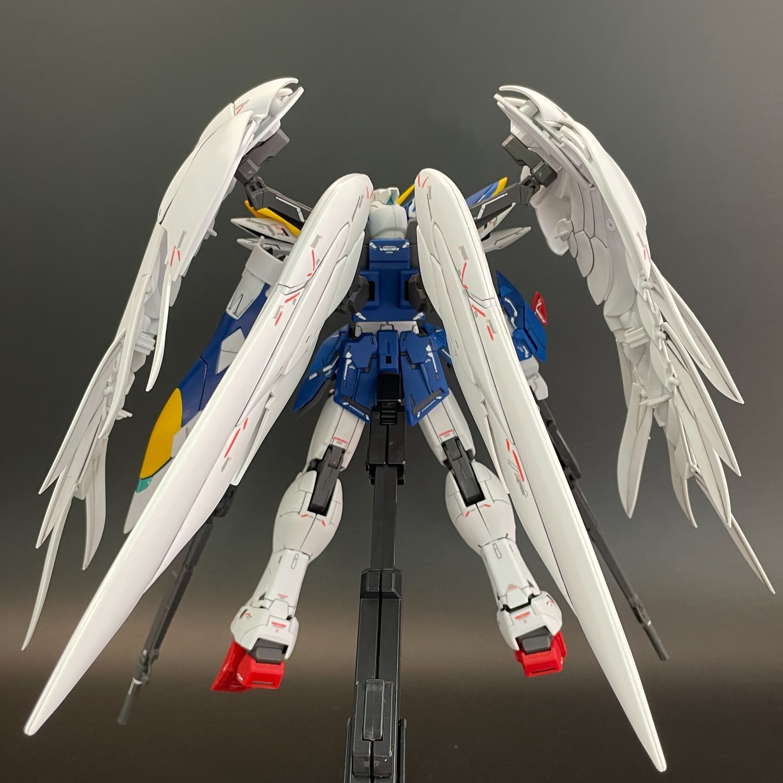 ガンプラ【中古品】 MG 1/100 ウイングガンダムゼロEW Ver.Ka 完成品