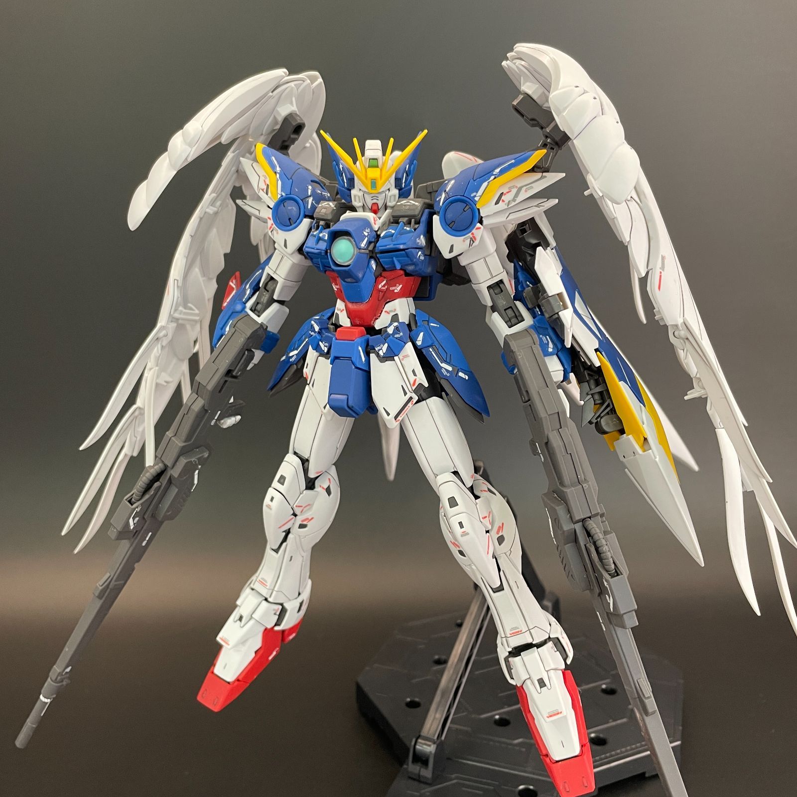 ガンプラ【中古品】 MG 1/100 ウイングガンダムゼロEW Ver.Ka 完成品