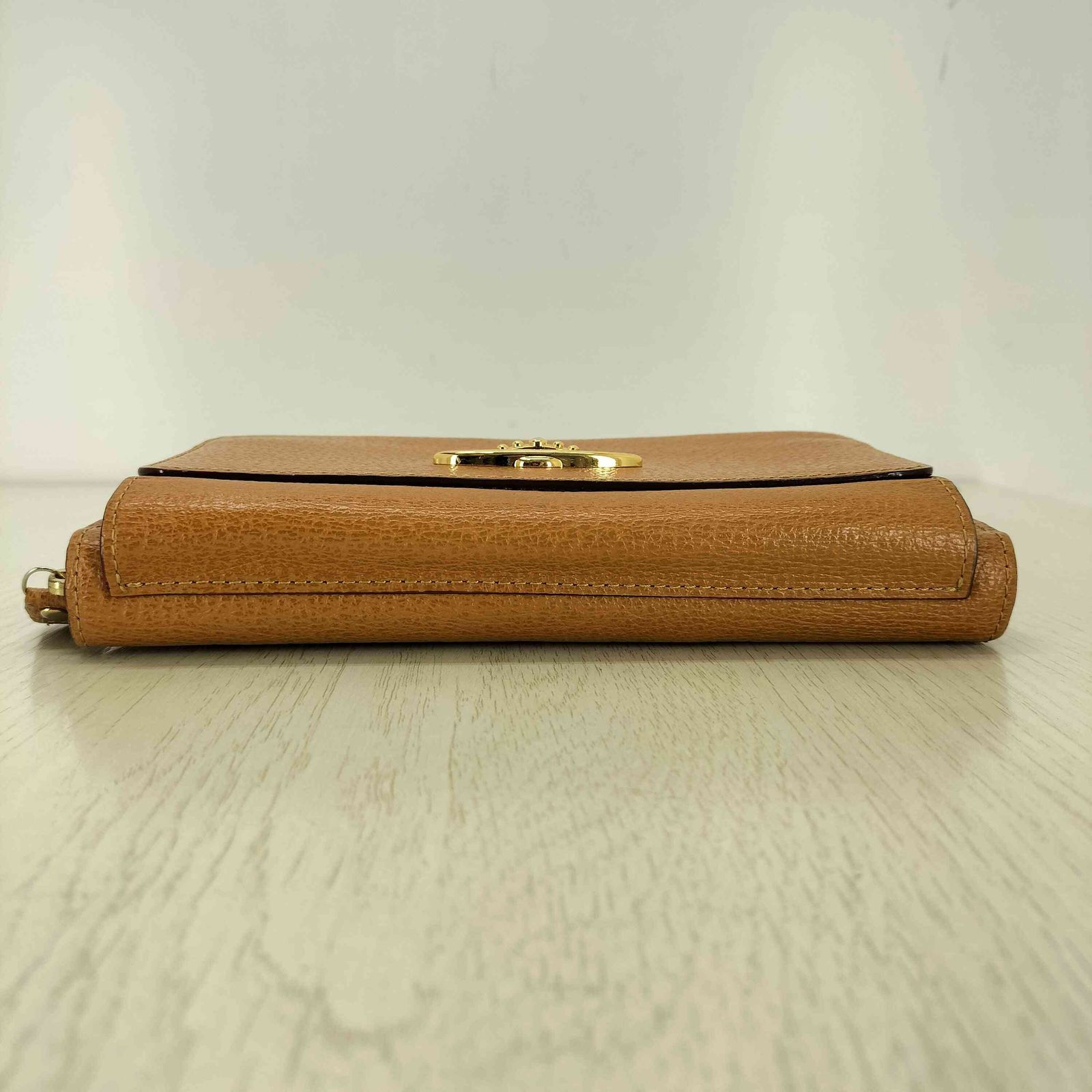 Vivienne Westwood Accessories(ヴィヴィアンウエストウッドアクセサリー) EXECUTIVE ショルダー付き長財布 レディース 表記無 【中古】【ブランド古着バズストア】 ヴィヴィアンウエストウッドアクセサリー Vivienne Westwood