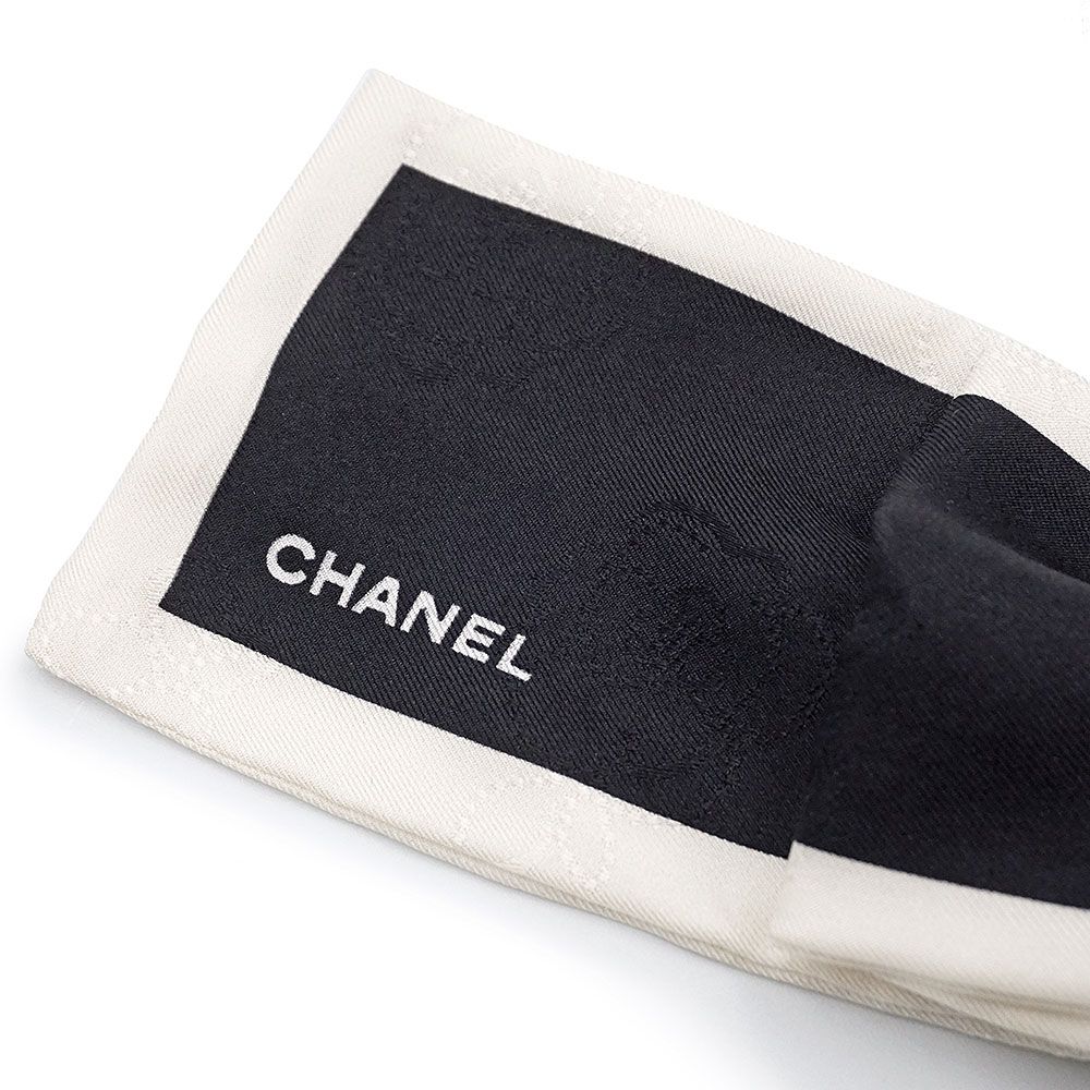 CHANEL リボン シュシュ ヘアゴム アイボリー/ブラック CHANEL リボン シュシュ ヘアゴム アイボリー/ブラック 定番人気