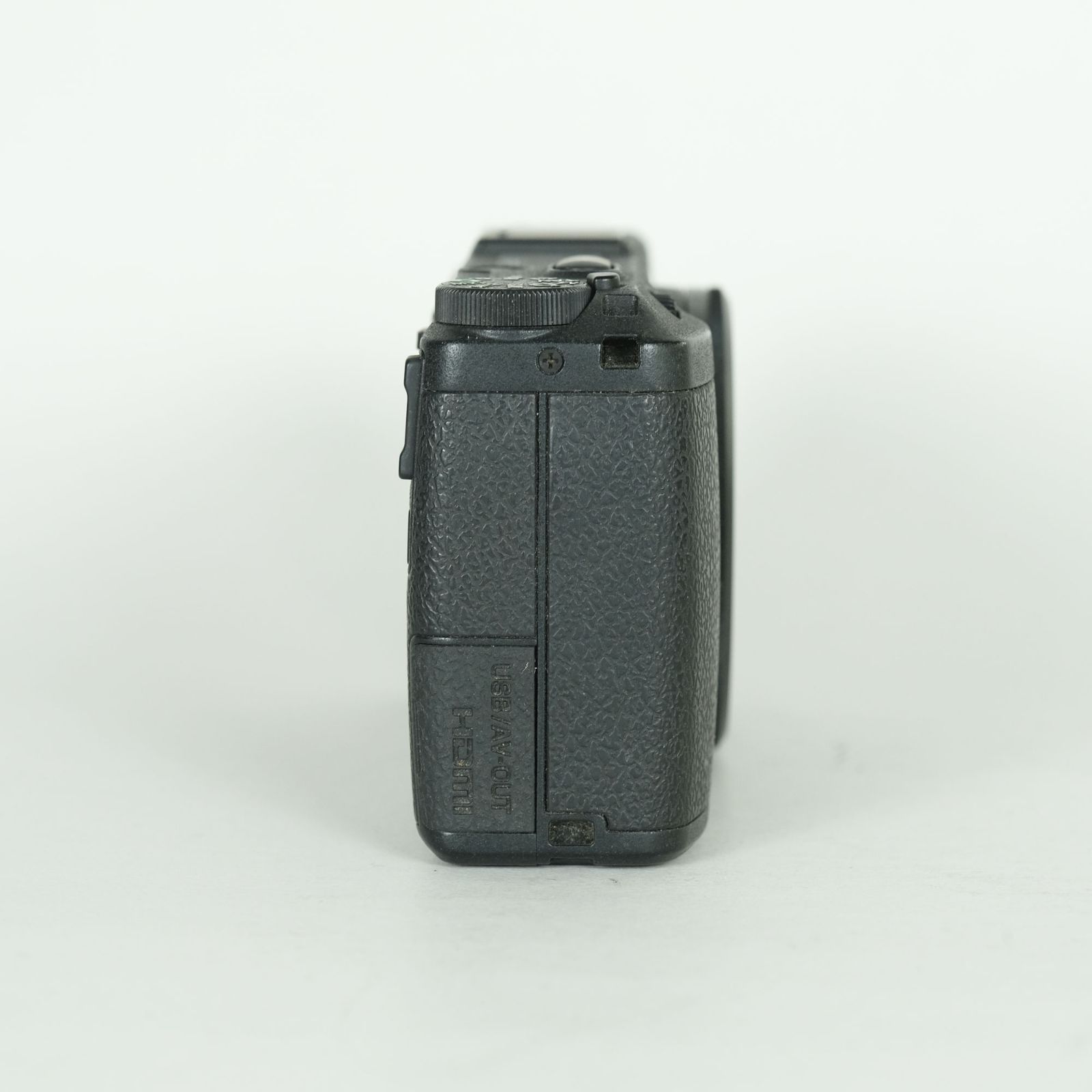 【美品】RICOH GR II ／シャッター少なめ◎バッテリー3個付き／即日発送 美品】RICOH GR II ／シャッター少なめ◎バッテリー3個付き／即日発送