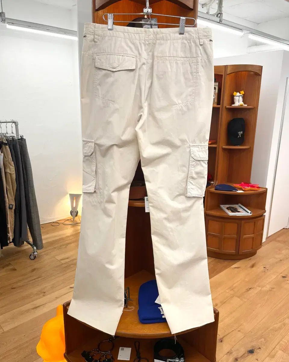 50 ニール バレット カーゴ パンツ 長く使える 重ね着