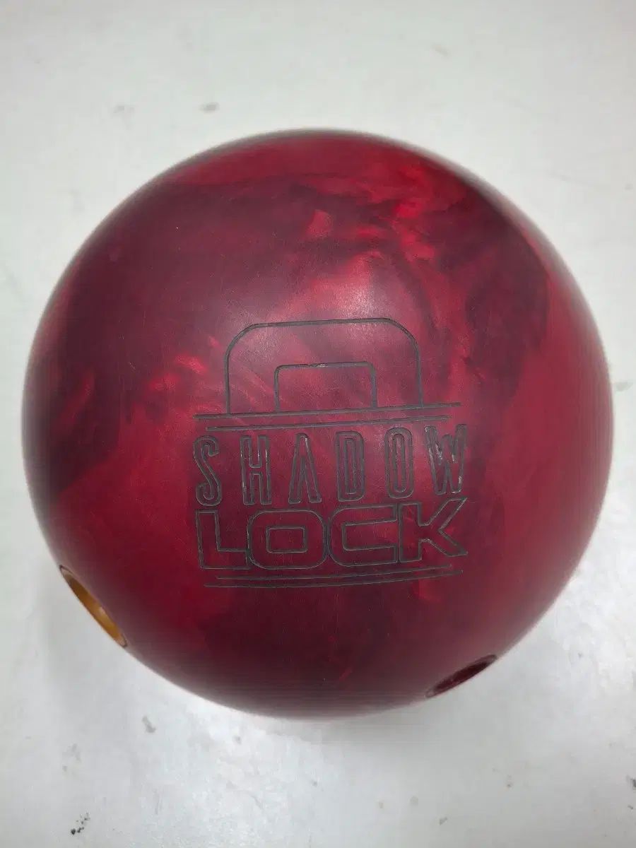 A級 ボーリングボール - ストーム シャドウロック レッド フックボール 15パウンド ツーフィンガー