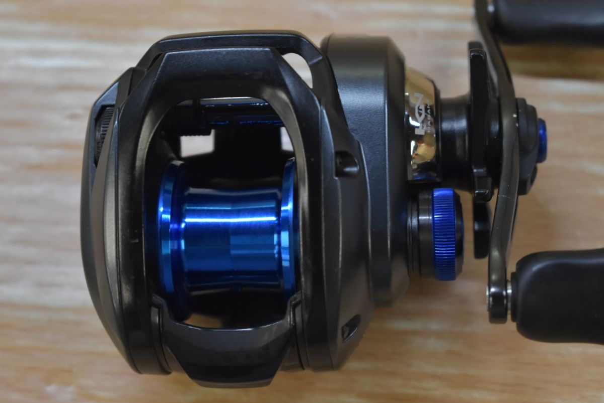 SHIMANO ベイトリール